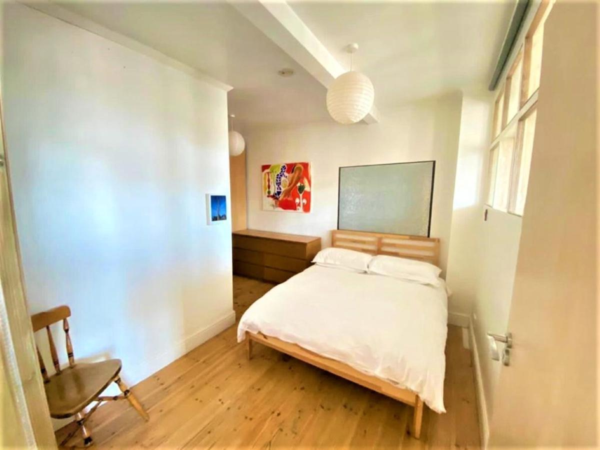 Splendid 1 Bedroom Flat + Terrace ロンドン エクステリア 写真
